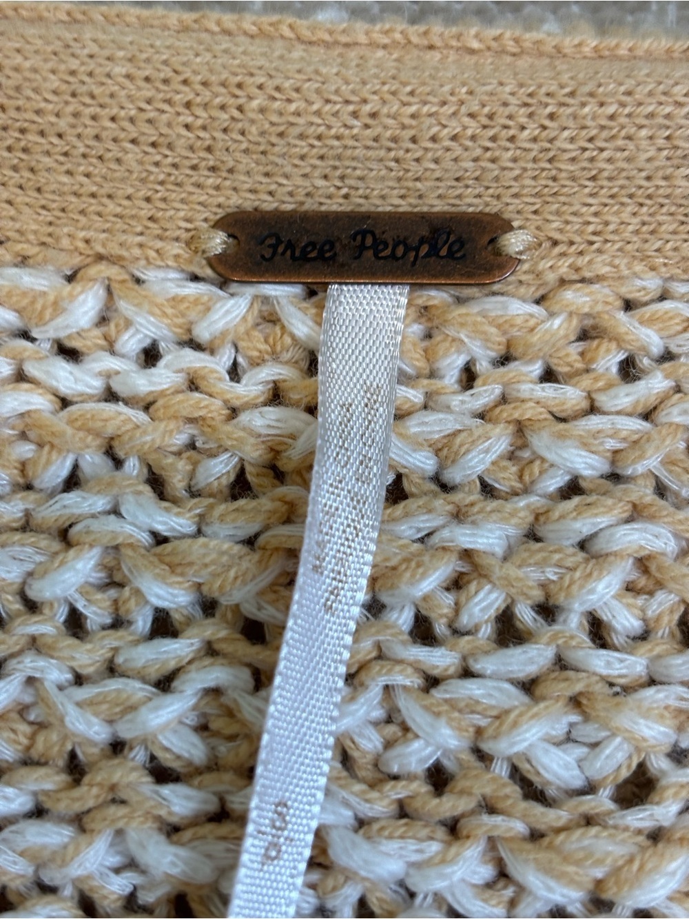 Free People Coconut V-Neck Open Knit Sweater Sandy Combo Tan Cream Small Boho - Picture 9 of 9